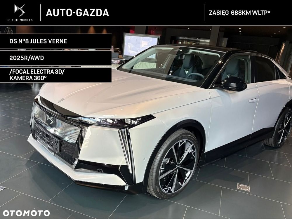 DS Automobiles N°8