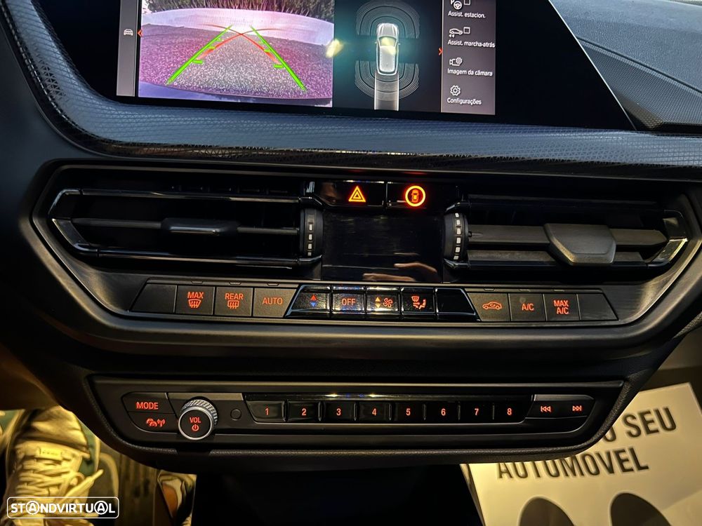 BMW 118 d Line Urban - 39