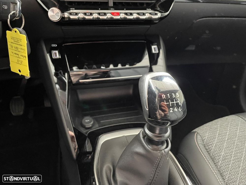 Peugeot 208 PureTech 100 Allure Pack - 11