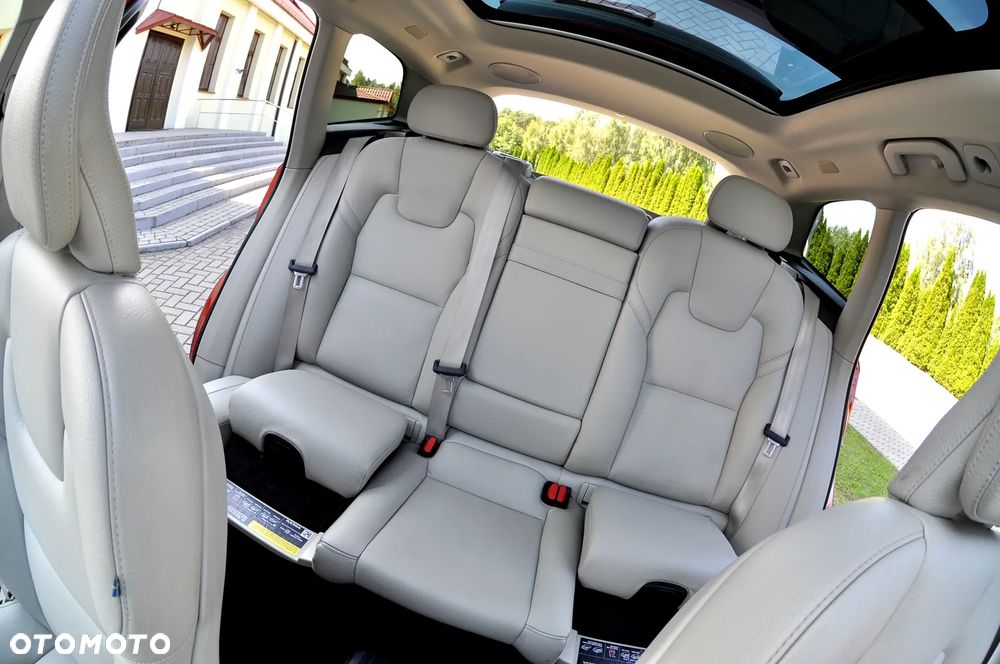 Volvo XC 60 T8 AWD Recharge Geartronic Inscription - 23