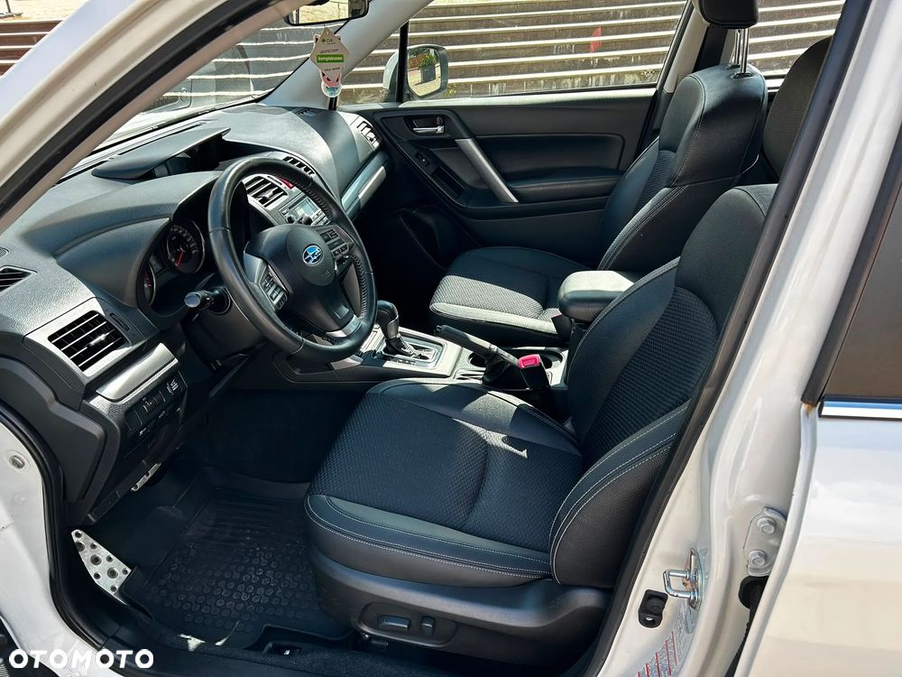 Subaru Forester 2.0XT Platinum Lineartronic - 13