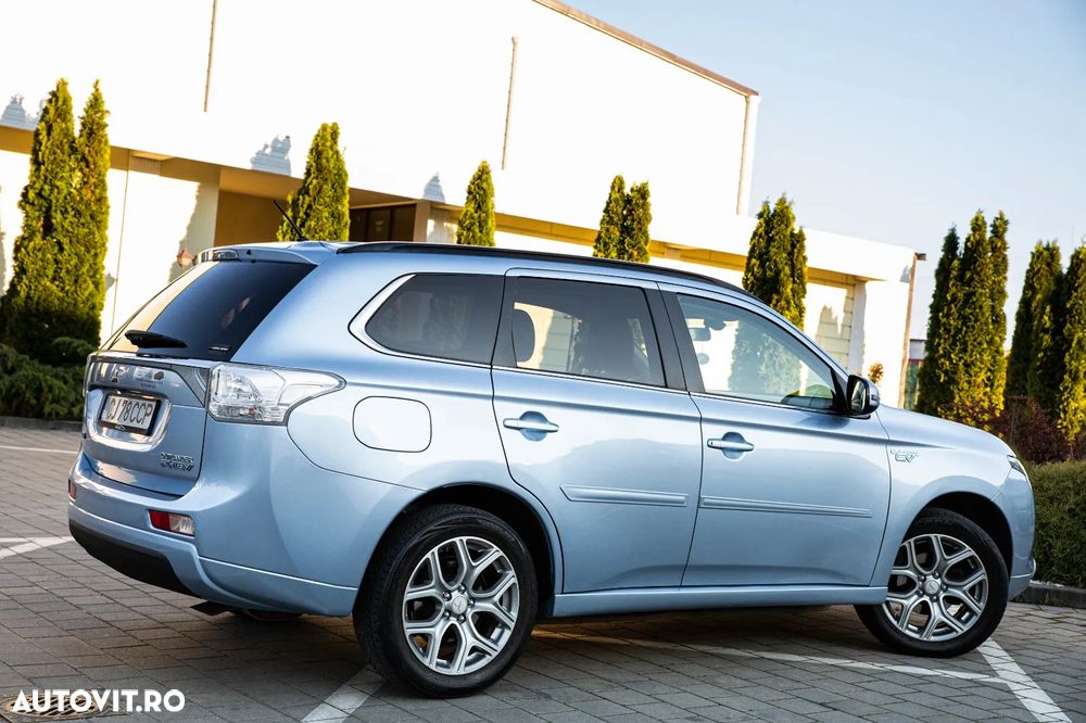 Mitsubishi Outlander - 5