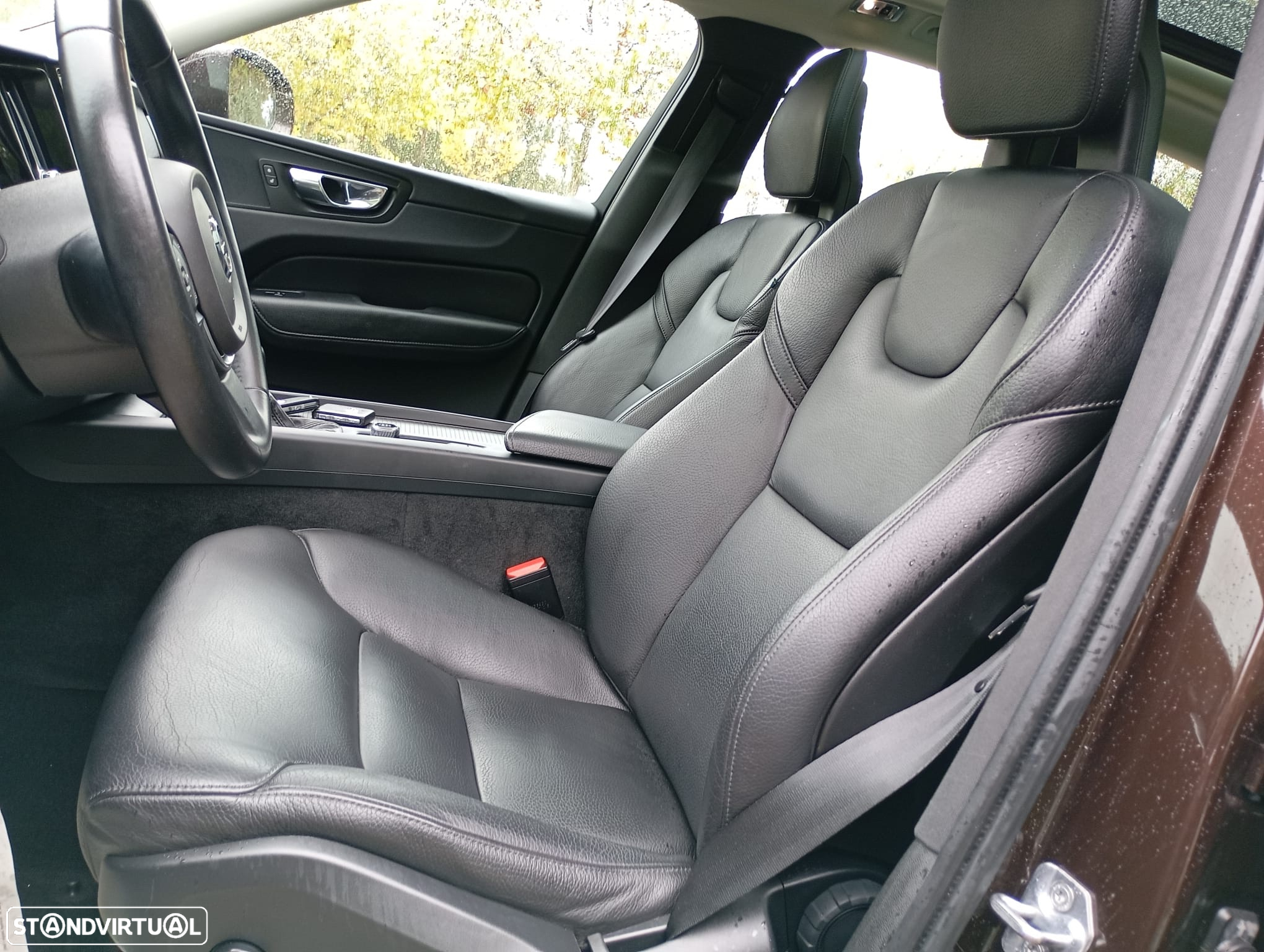 Volvo XC 60 2.0 D4 Momentum AWD Geartronic - 17