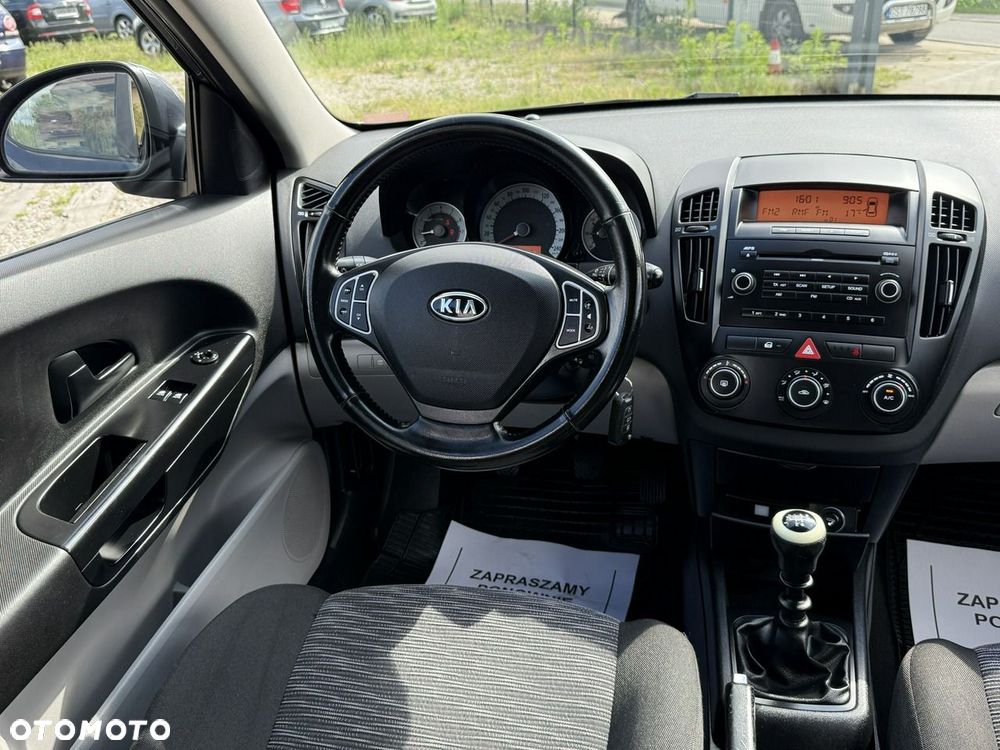 Kia Ceed - 23