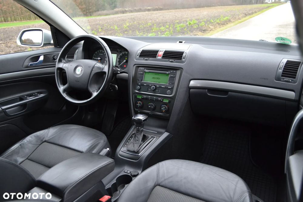 Skoda Octavia 2.0 TDI Elegance DSG - 28