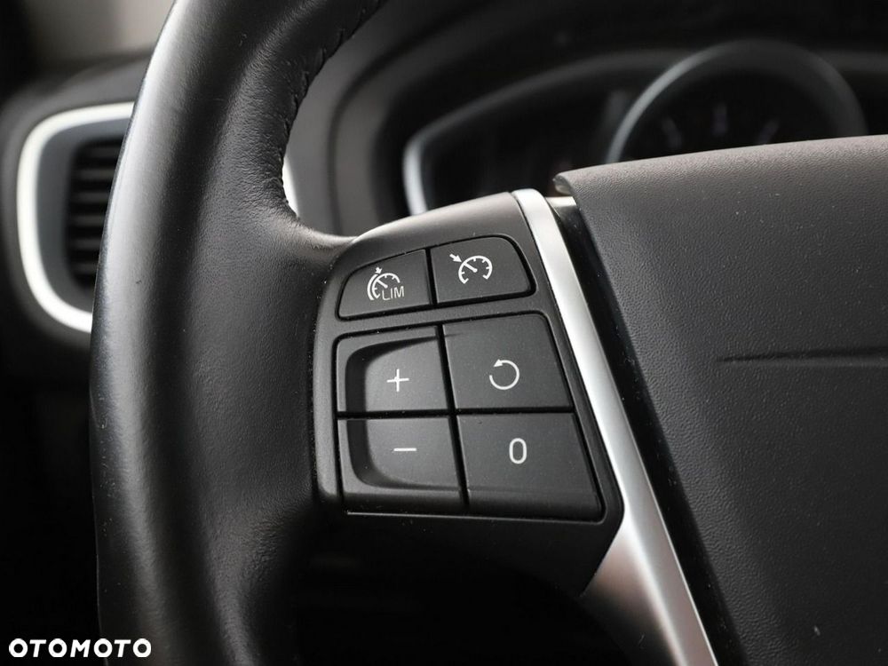 Volvo V40 T3 Geartronic Momentum - 31