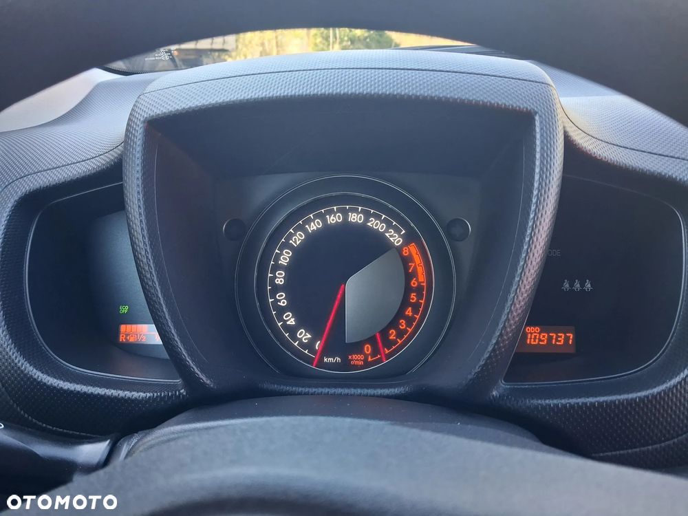 Toyota Urban Cruiser 1.33 4x2 Club - 17