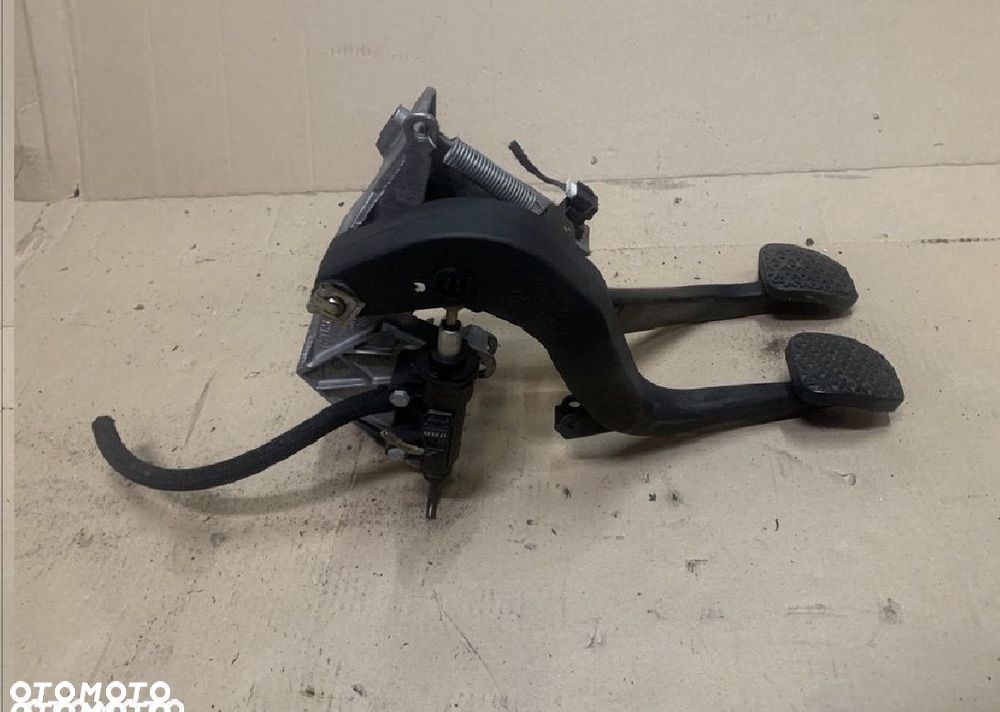 6751665 pedal sprzęgła hamulca bmw 3 e90 e91 bmw 1 e87 e81 - 2