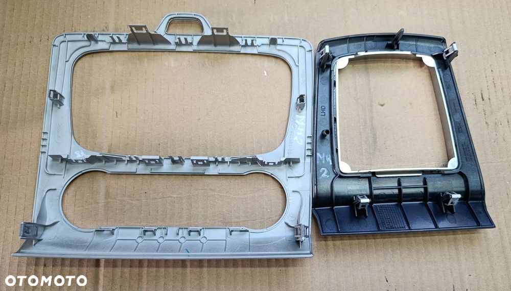 Focus MK2 ramka radia biegów lift komplet Ford - 2