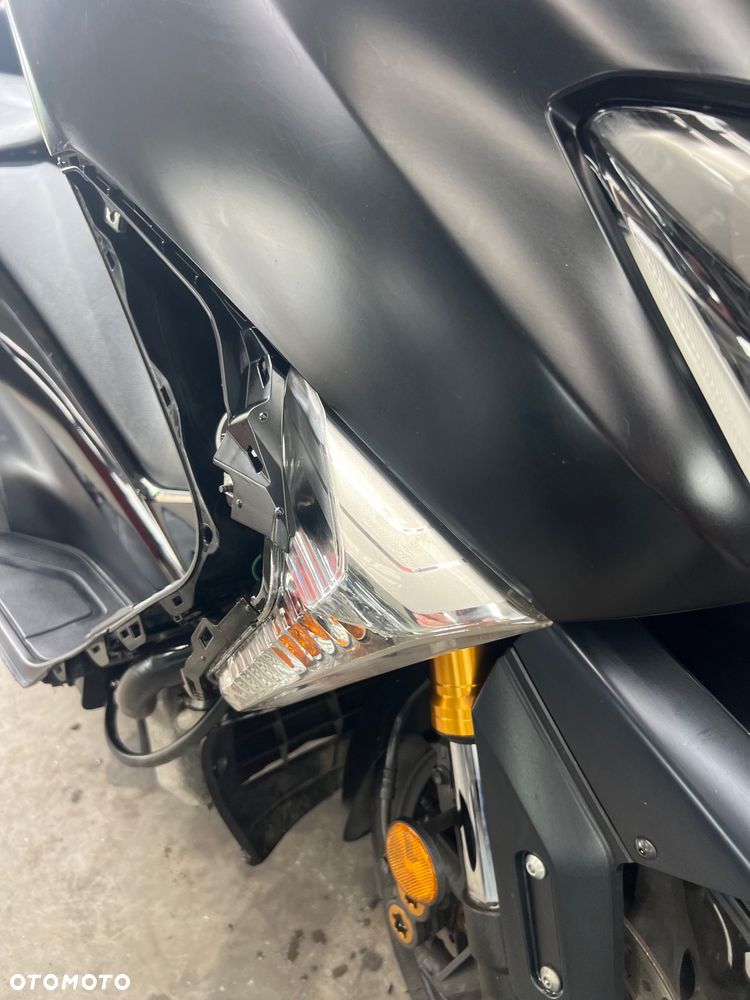 Yamaha Tmax - 21