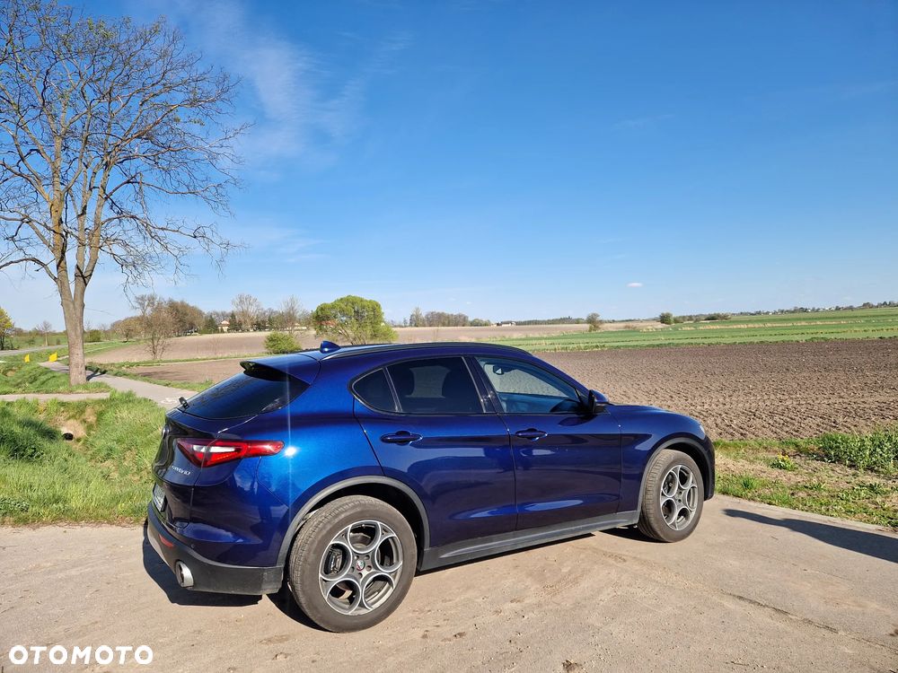 Alfa Romeo Stelvio 2.0 Turbo 16V AT8-Q4 Ti - 3