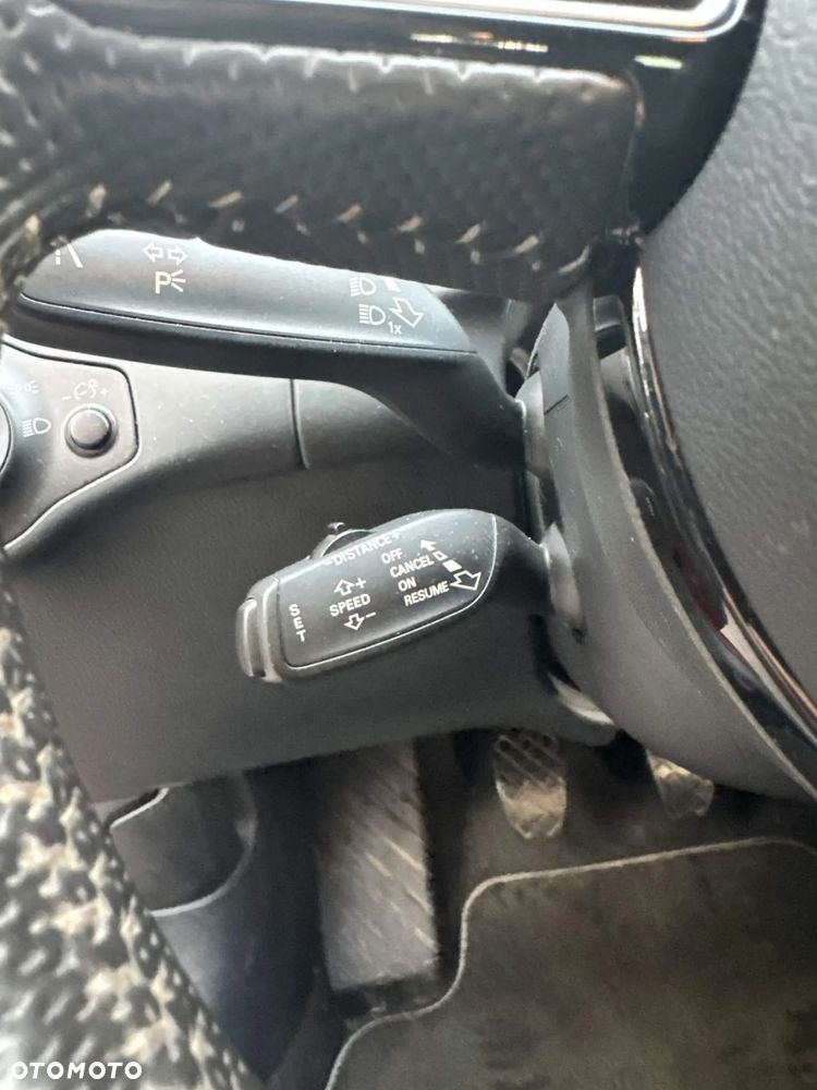 Audi A4 Avant 2.0 TDI Quattro Line - 23