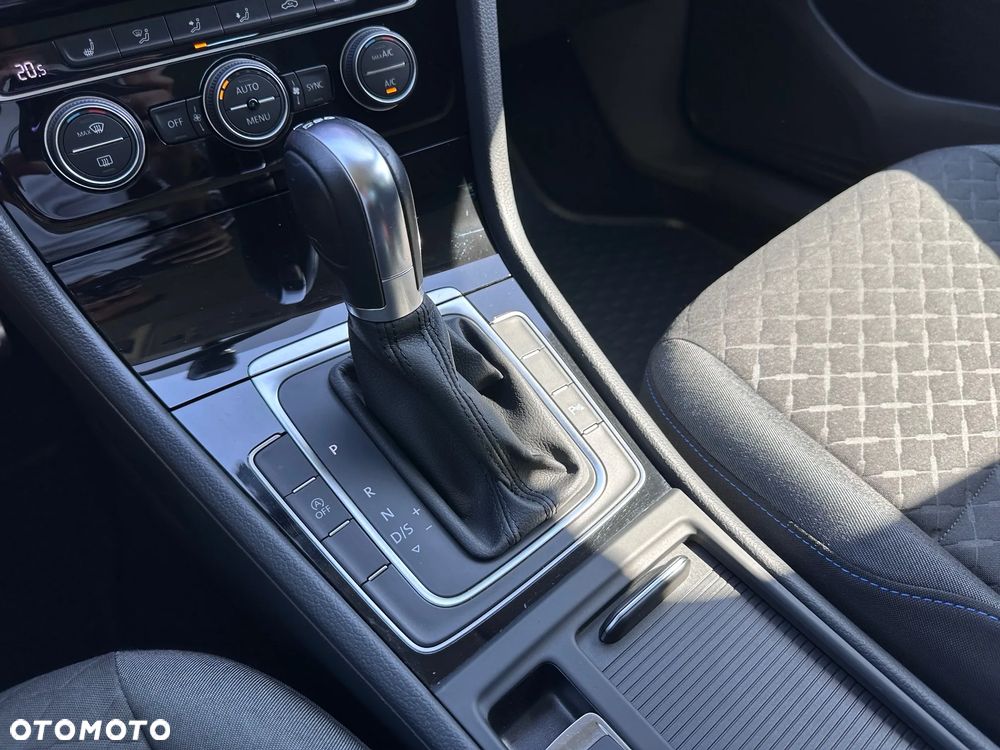 Volkswagen Golf 1.6 TDI SCR DSG Join - 26