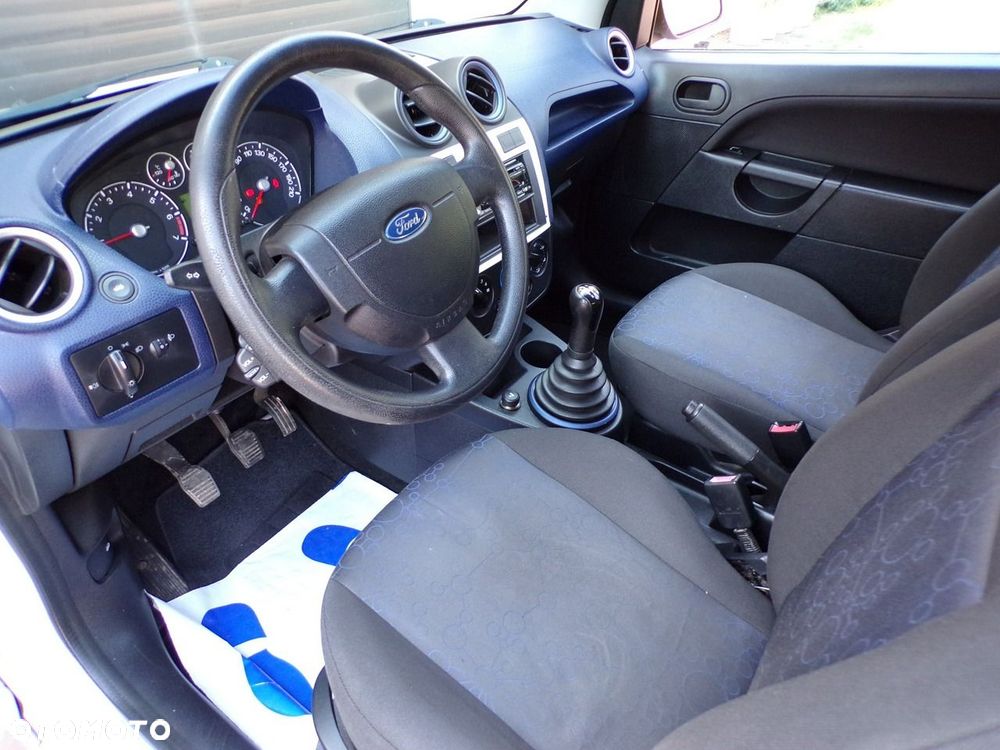 Ford Fiesta - 21