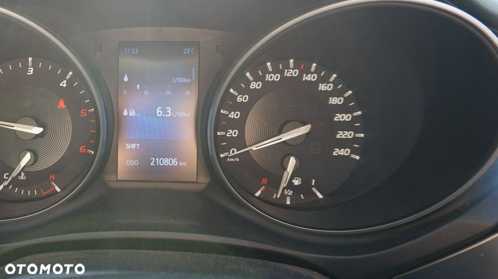 Toyota Avensis - 16
