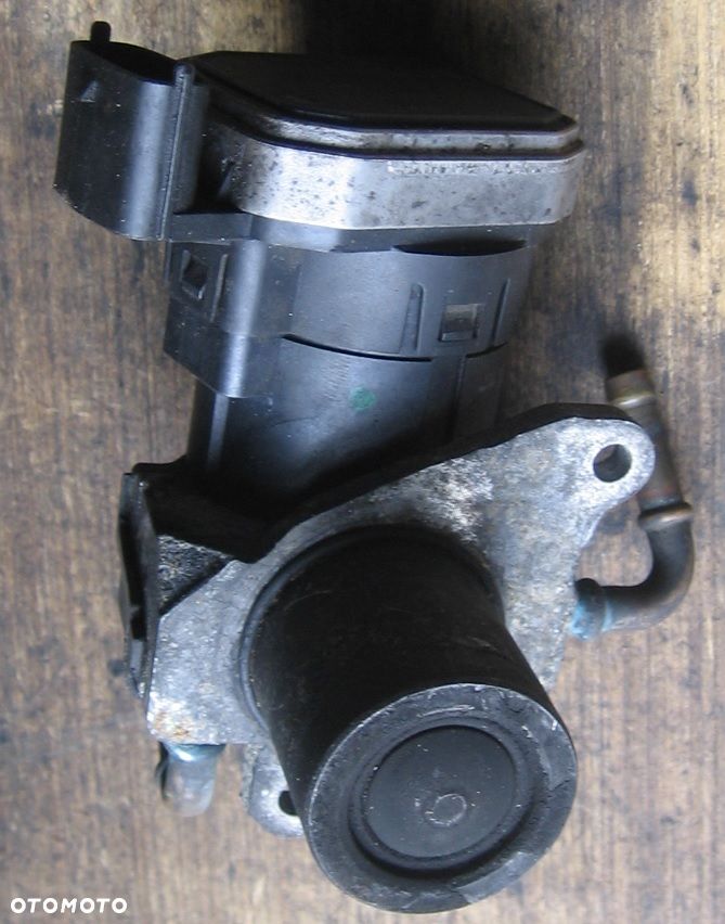 zawór EGR OPEL VECTRA C ASTRA II ZAFIRA A 2.0 CDTI - 2