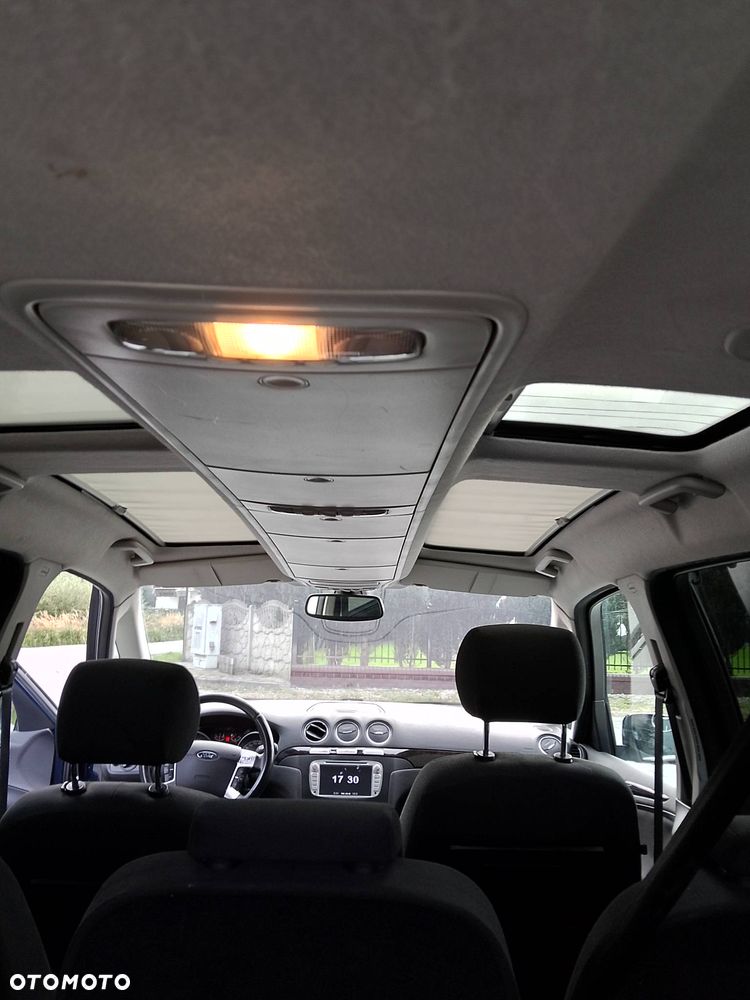 Ford Galaxy 2.0 TDCi Ghia - 21