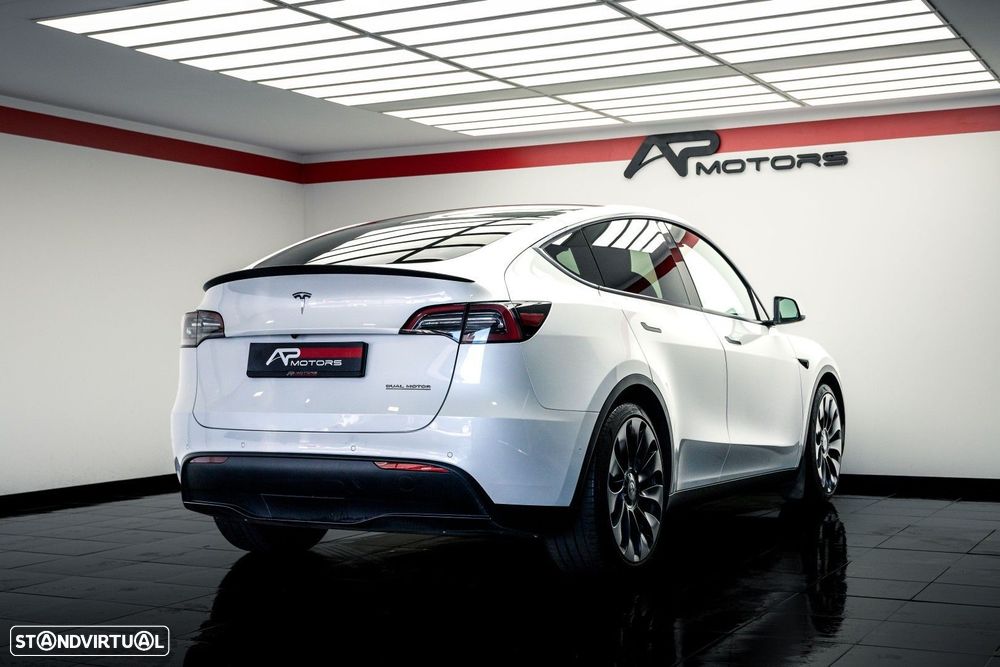 Tesla Model Y Performance Dual Motor AWD - 15