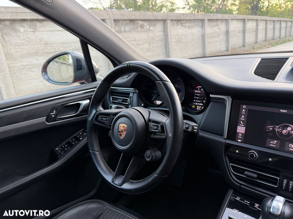 Porsche Macan T - 15