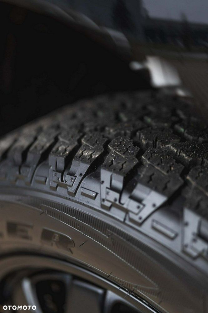 Land Rover Defender - 12