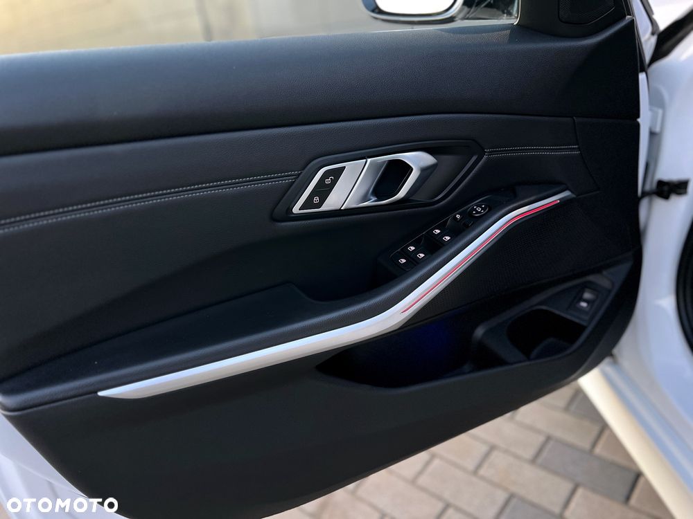 BMW Seria 3 320d Sport Line Shadow sport - 16