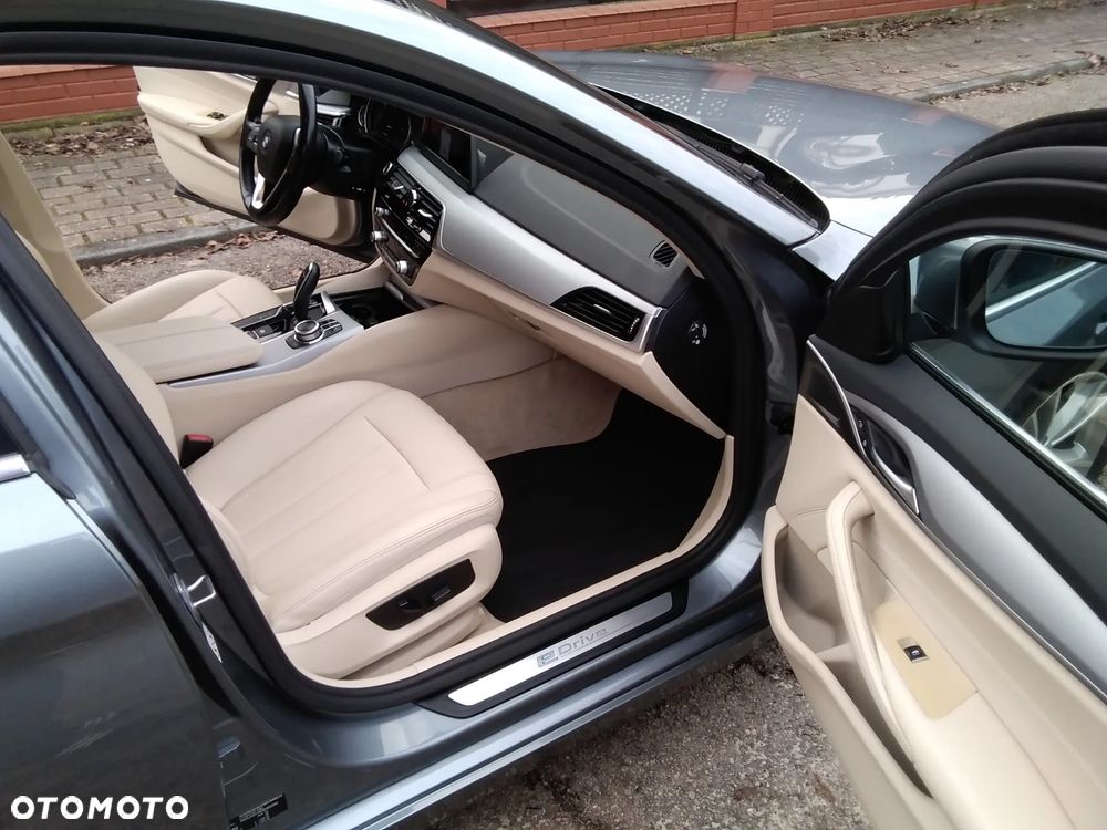 BMW Seria 5 530e - 8