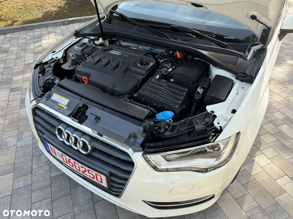Audi A3 Sportback 2.0 TDI S tronic Attraction - 21
