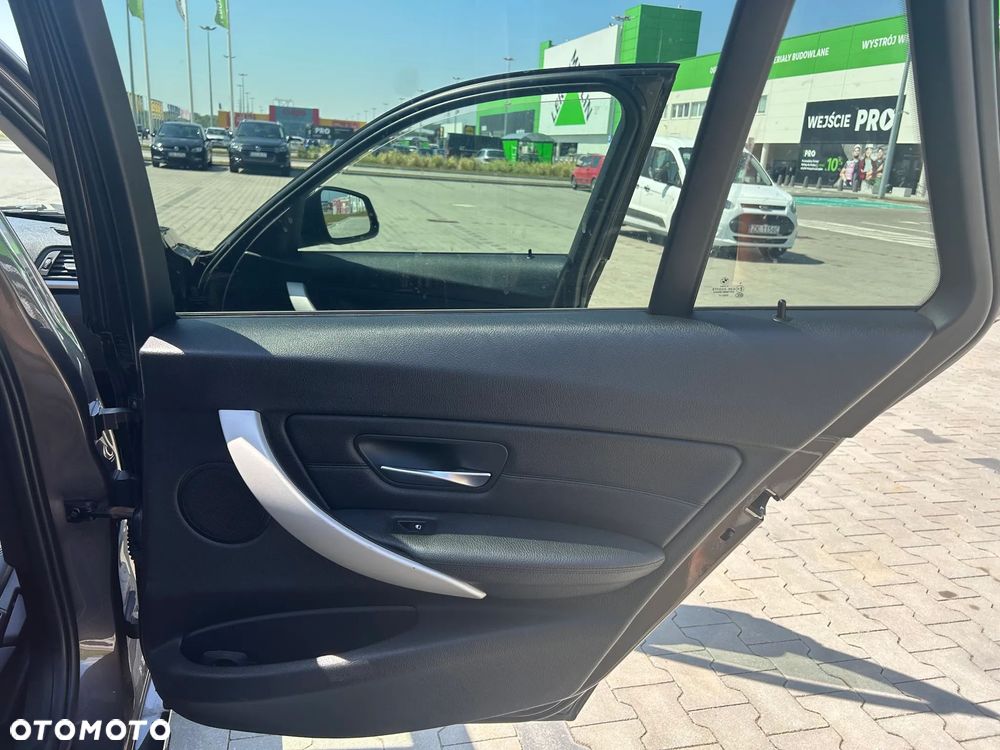 BMW Seria 3 320d Efficient Dynamics Edition - 4
