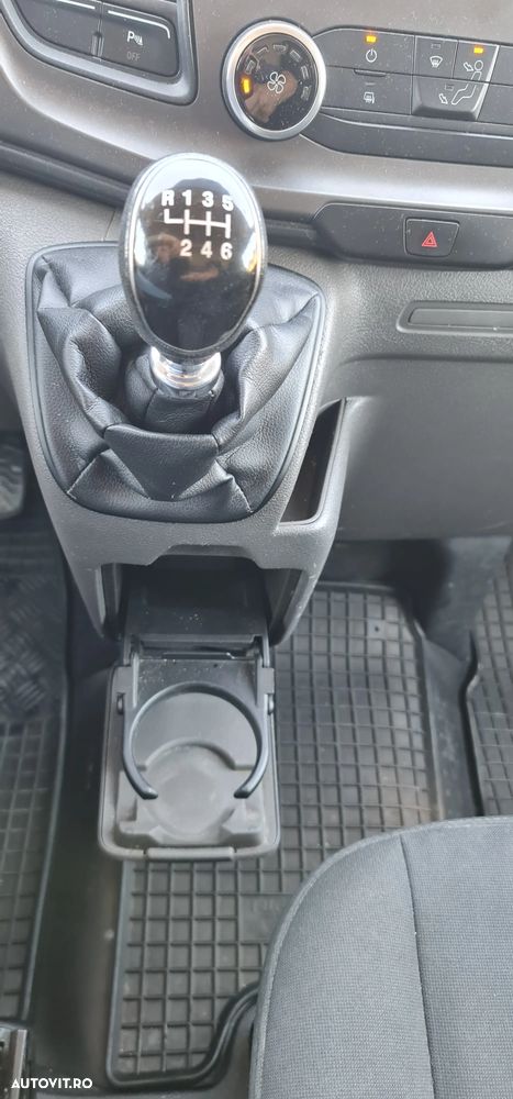 Ford TRANSIT CUSTOM - 11