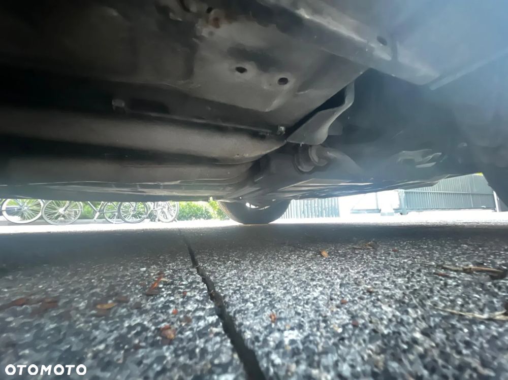 BMW Seria 7 740i V8 - 32