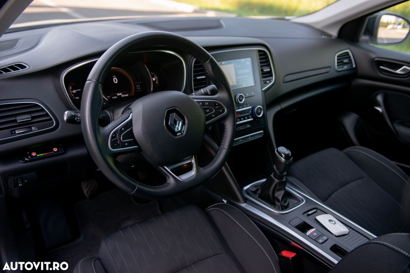 Renault Megane BLUE dCi 115 BUSINESS EDITION - 16