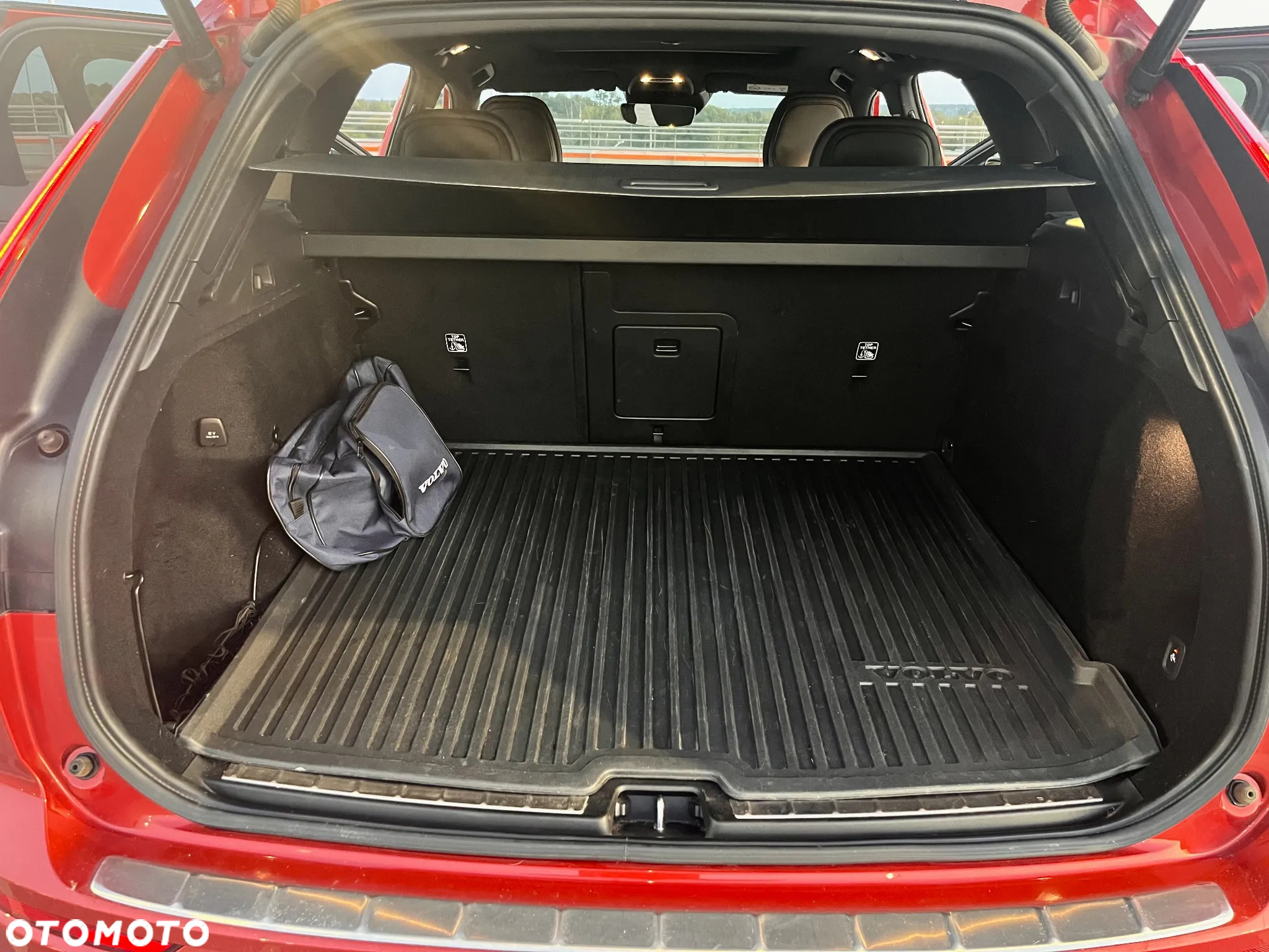 Volvo XC 60 B4 D AWD R-Design - 8