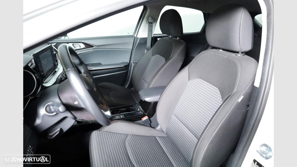 Kia XCeed 1.6 GDi PHEV Drive - 17