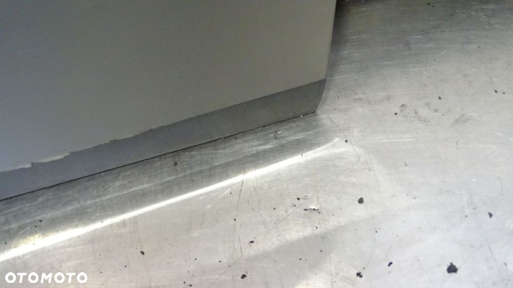 DRZWI PRAWY PRZÓD SKODA FABIA II 1.2 KOL: 9202 - 18