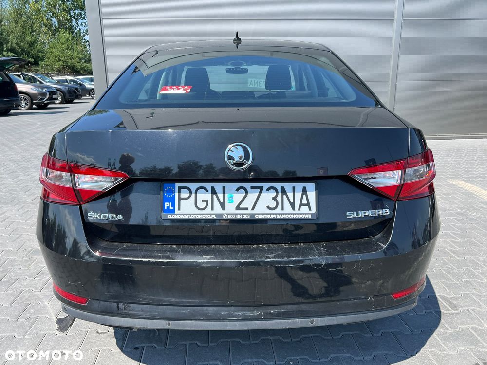 Skoda Superb 2.0 TDI Ambition - 24