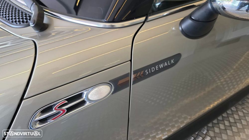 MINI Cabrio Cooper S Sidewalk - 26