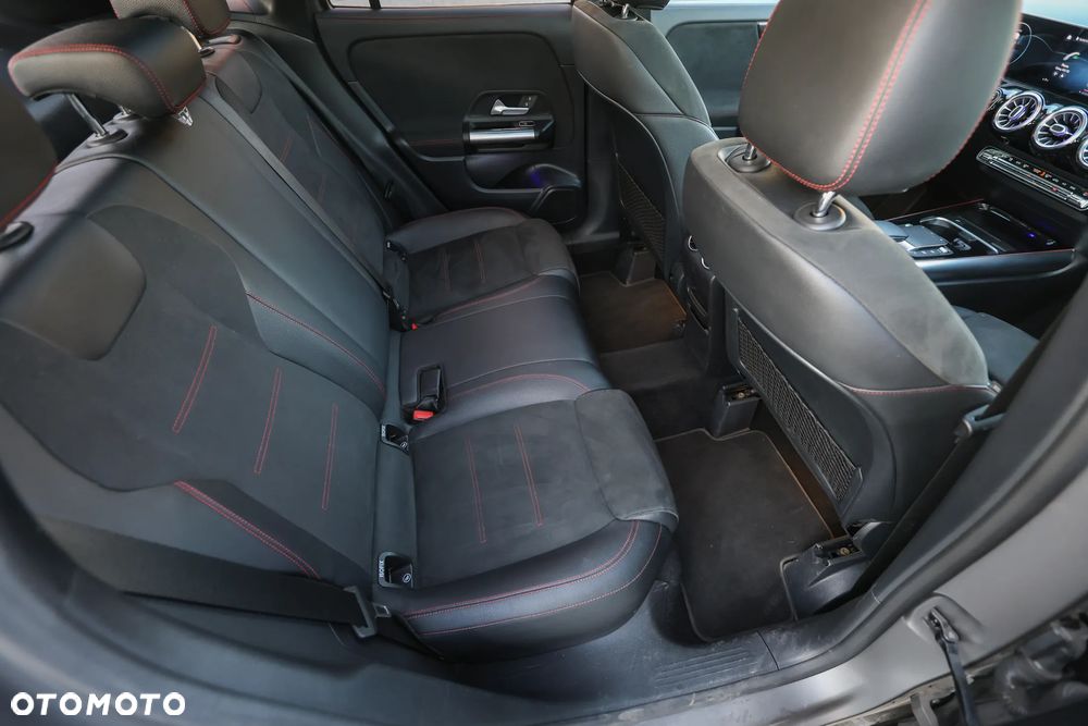 Mercedes-Benz GLA 250 4Matic 8G-DCT AMG Line - 26