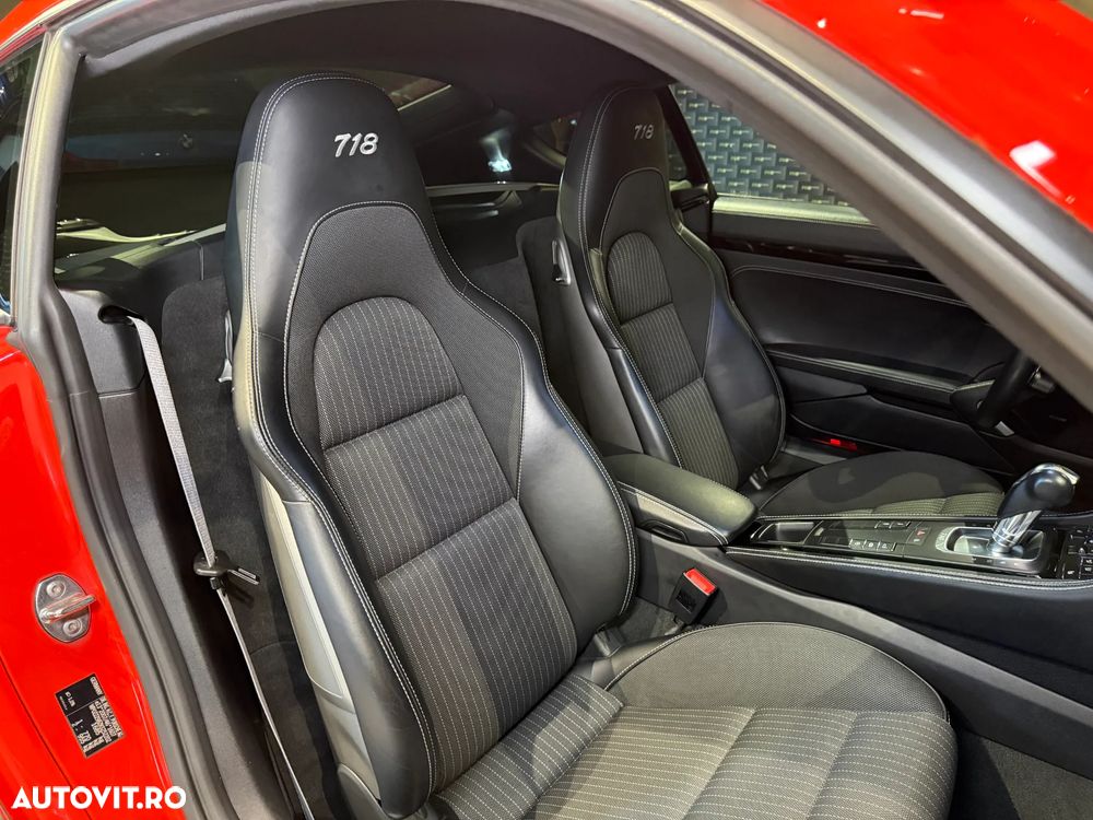 Porsche Cayman T PDK - 27