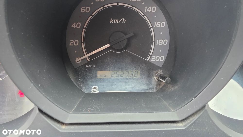 Toyota HILUX - 8