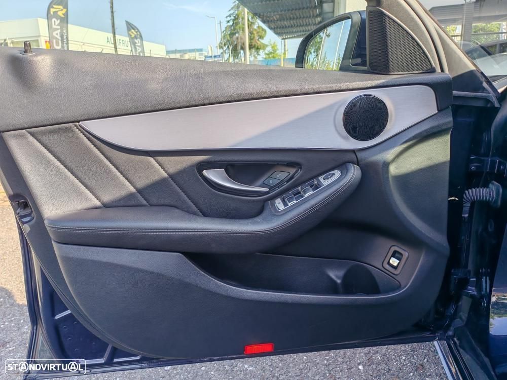 Mercedes-Benz C 220 d AMG Line — fotografia 11