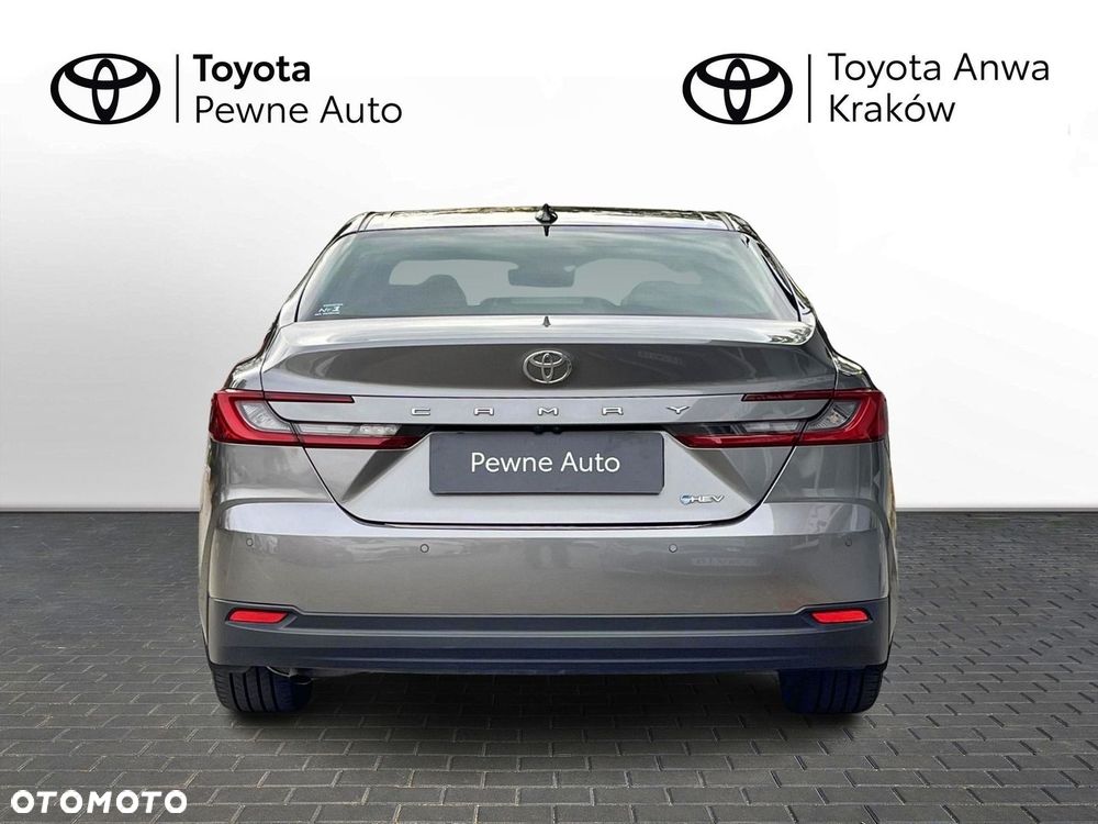 Toyota Camry - 8