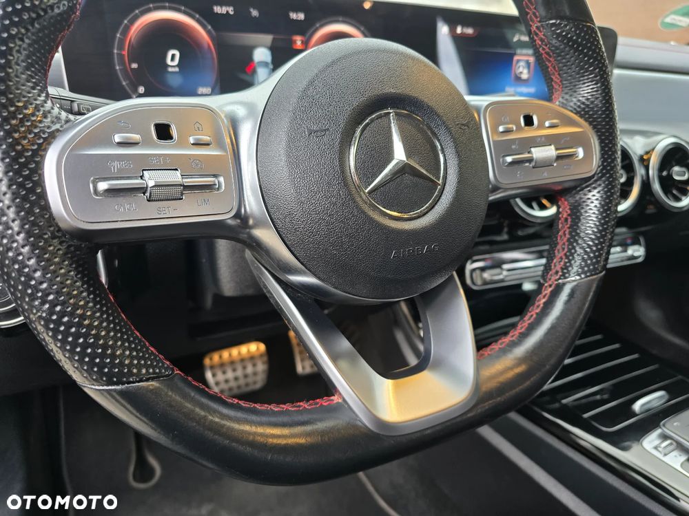 Mercedes-Benz CLA 220 7G-DCT AMG Line - 24