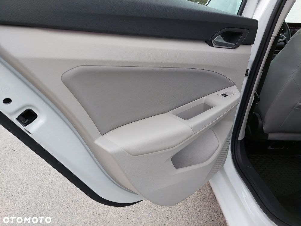 Volkswagen Golf 1.5 eTSI EVO Style DSG - 7