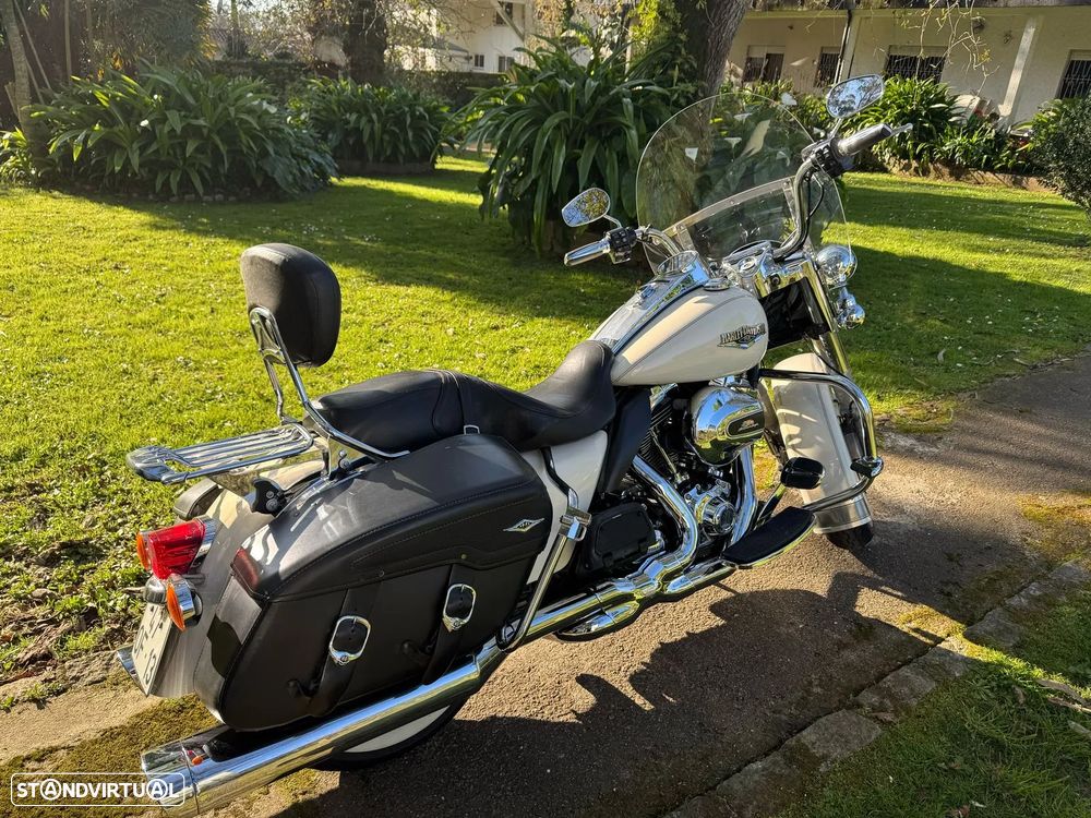 Harley-Davidson FLHR - 8