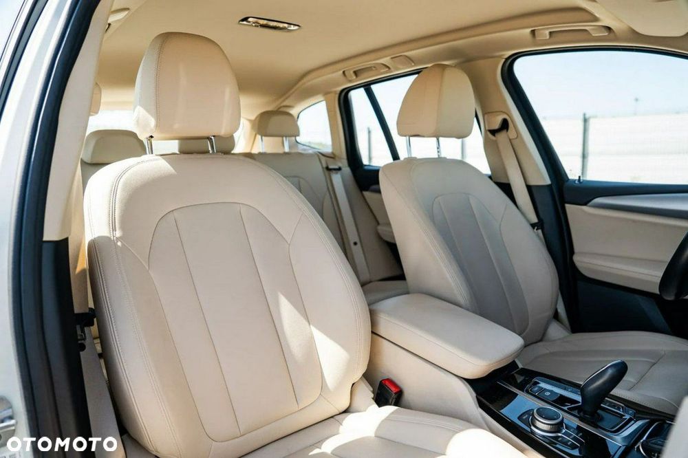 BMW X3 xDrive20i - 23