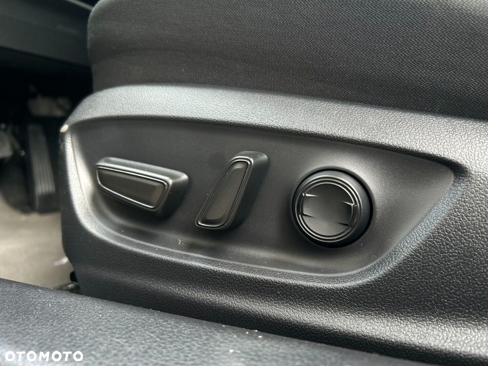 Toyota Camry 2.5 Hybrid Comfort CVT - 11