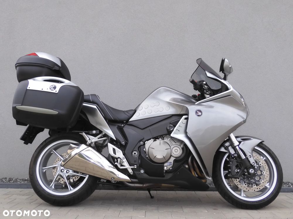 Honda VFR - 19
