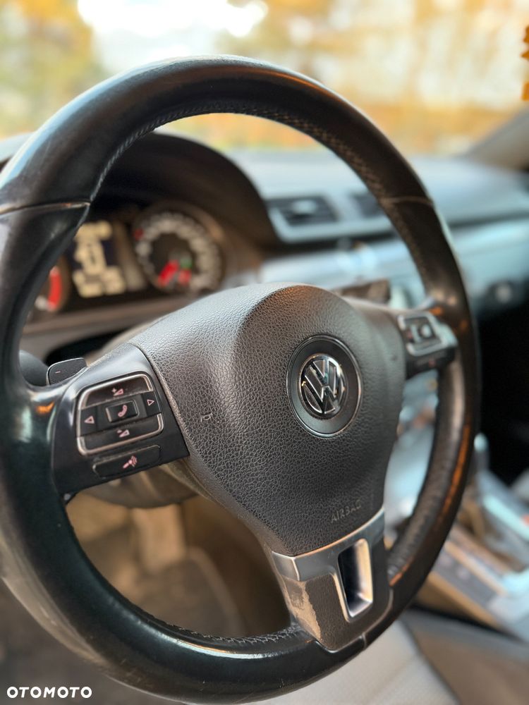 Volkswagen Passat 2.0 TDI Comfortline DSG - 6