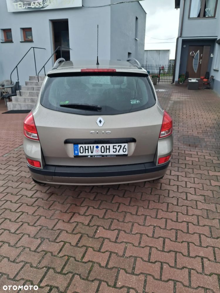 Renault Clio - 2