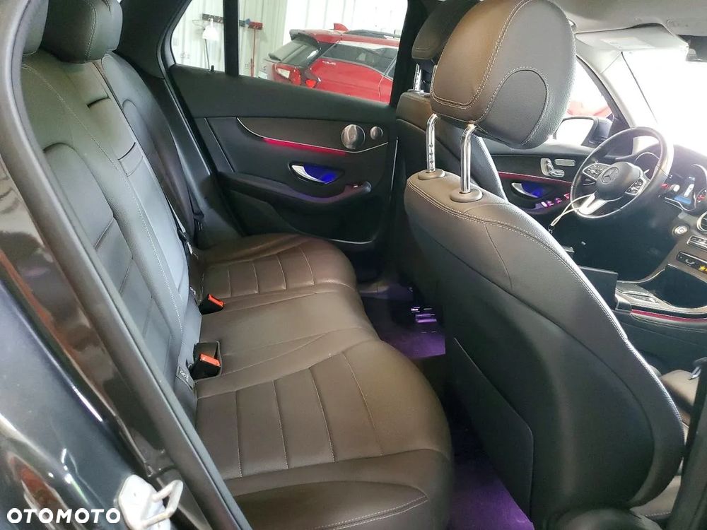 Mercedes-Benz GLC 300 4Matic 9G-TRONIC - 10
